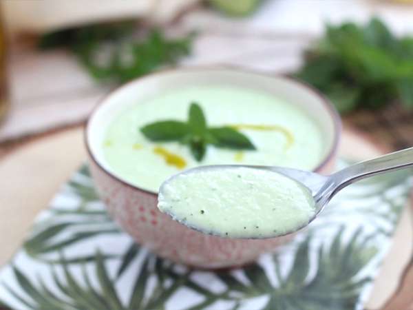 Soğuk salatalık ve nane çorbası - Hazırlık adım 3