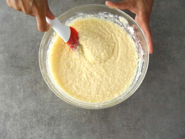 Brezilya hindistan cevizli kekleri - Queijadinhas - Hazırlık adım 2