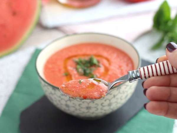 Soğuk karpuz ve domates çorbası - Hazırlık adım 3