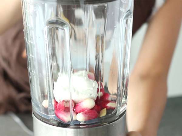 Soğuk turp çorbası - Hazırlık adım 1