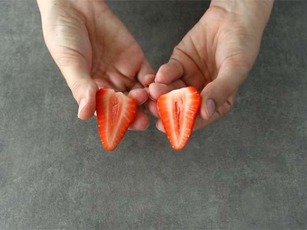 Vegan kırmızı meyveli milkshake - Hazırlık adım 1