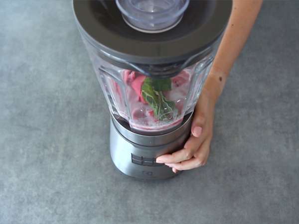 Vegan ahududulu ve naneli milkshake - Hazırlık adım 2