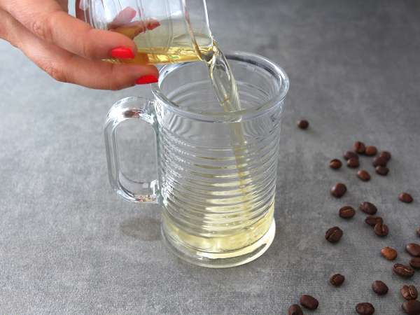 İrlanda Kahvesi (viski ve çırpılmış krema ile kahve) - Hazırlık adım 1