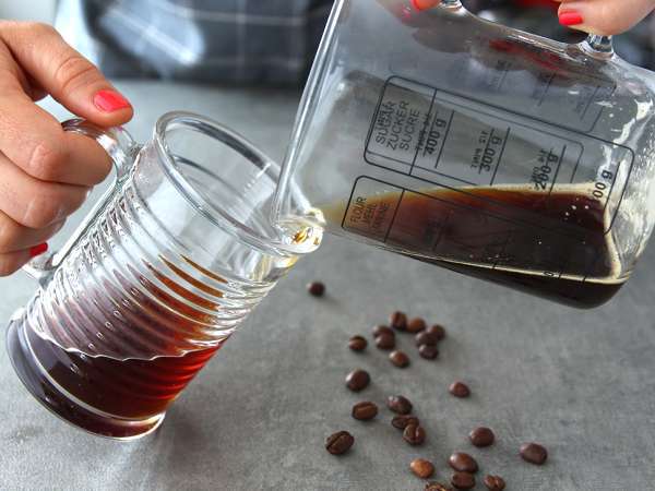 İrlanda Kahvesi (viski ve çırpılmış krema ile kahve) - Hazırlık adım 2