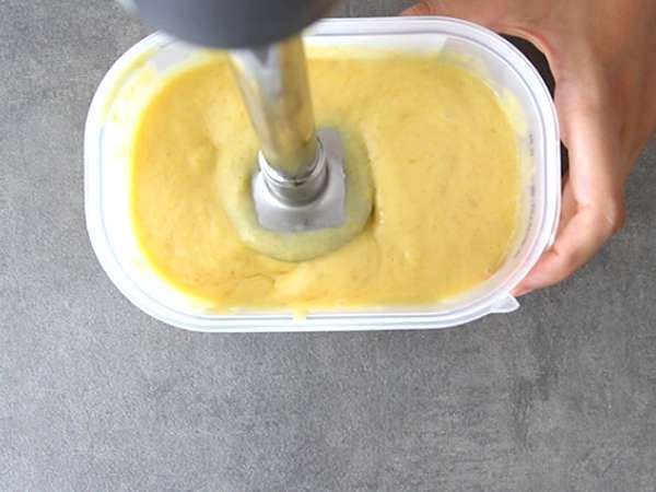 Dondurma makinesi olmadan mango dondurması - Hazırlık adım 5