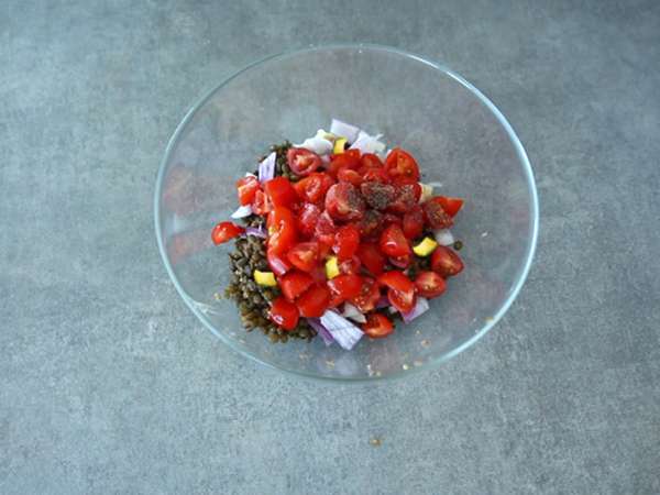 Lor peynirli mercimek salatası - Hazırlık adım 2