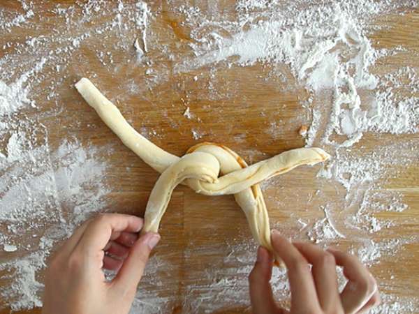 Örgülü kayısı çörekleri - Hazırlık adım 5