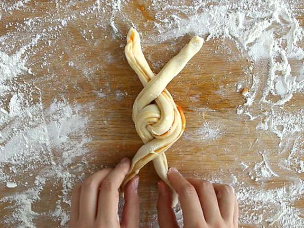 Örgülü kayısı çörekleri - Hazırlık adım 6