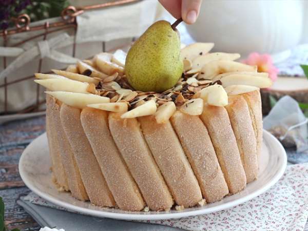 Armut ve kızarmış bademli charlotte - Hazırlık adım 8