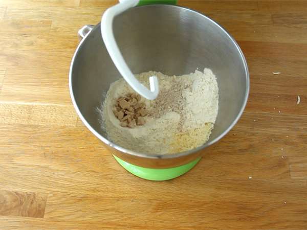 Çeri domatesli focaccia - Hazırlık adım 1