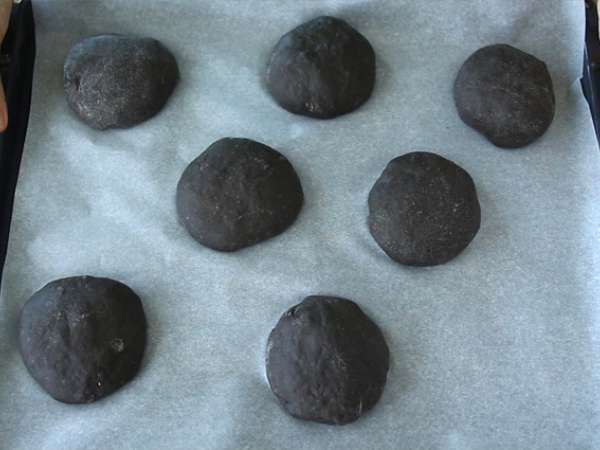 Siyah kalamar mürekkebi çörekleri - Hazırlık adım 3