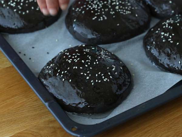 Siyah kalamar mürekkebi çörekleri - Hazırlık adım 4