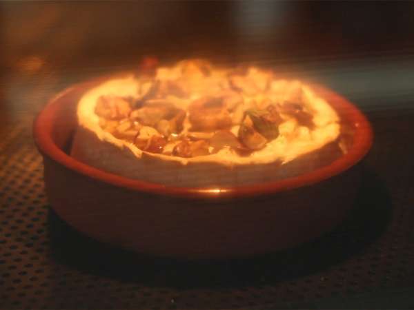 Bal ve ceviz ile fırında kavrulmuş Camembert - Hazırlık adım 3