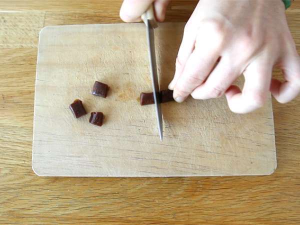 Sıcak çikolata lolipopları: bitter çikolata + Karambar - Hazırlık adım 1