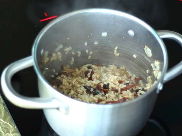 Mantar ve güneşte kurutulmuş domates risotto seti - Hazırlık adım 4