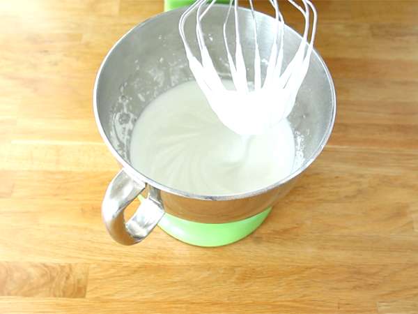 Kolay egzotik meyveli pavlova - Hazırlık adım 1