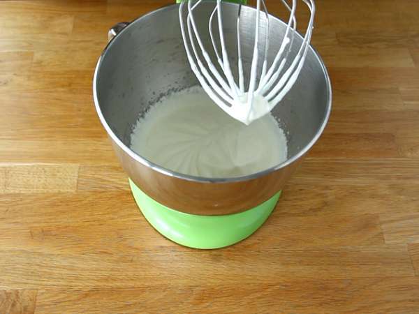 Kolay egzotik meyveli pavlova - Hazırlık adım 3