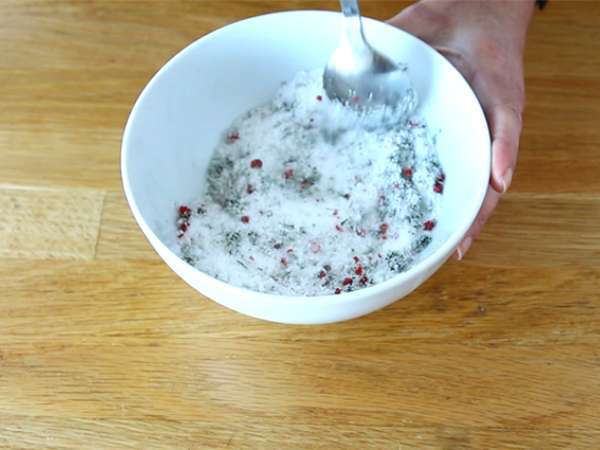 Gravlax, İsveç usulü marine edilmiş somon balığı - Hazırlık adım 1