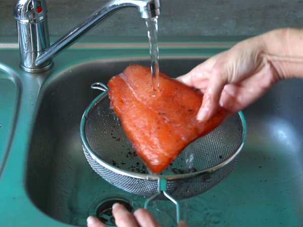 Gravlax, İsveç usulü marine edilmiş somon balığı - Hazırlık adım 4