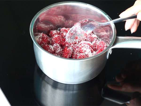 Frangipane ahududu fıstıklı galette des rois - Hazırlık adım 1