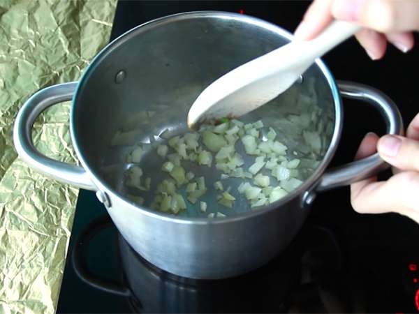 Güneşte kurutulmuş domates ve mantarlı vejetaryen risotto - Hazırlık adım 1