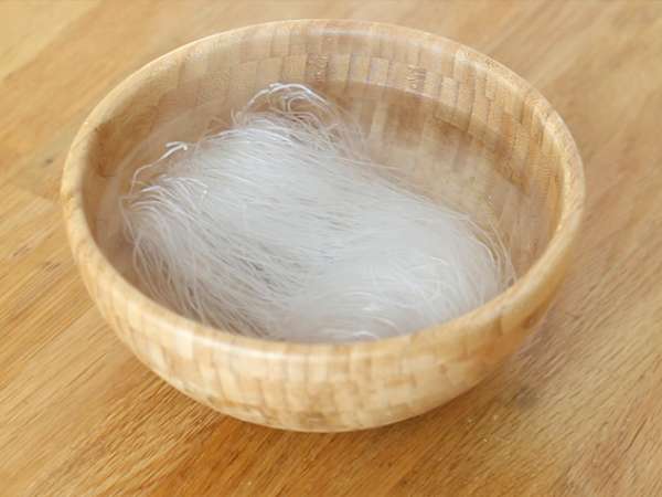 Vejetaryen Çin böreği - kırmızı lahana ve tatlı patates - Hazırlık adım 2