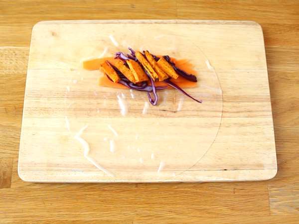 Vejetaryen Çin böreği - kırmızı lahana ve tatlı patates - Hazırlık adım 5