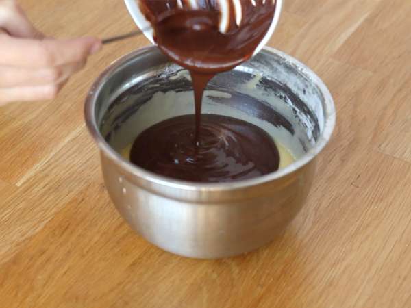 Badem sırlı mermer pandispanya - Hazırlık adım 2