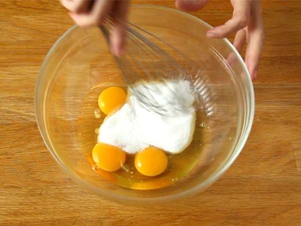 Mikrodalgada 5 dakikada çikolatalı pandispanya. - Hazırlık adım 1