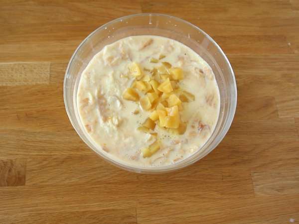 Kruvasan ile elmalı ve karamelli puding - Hazırlık adım 5