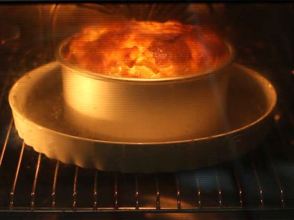 Kruvasan ile elmalı ve karamelli puding - Hazırlık adım 7