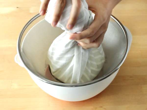 Ev yapımı krem peynir (Philadelphia tipi) 2 malzeme ile - Hazırlık adım 4