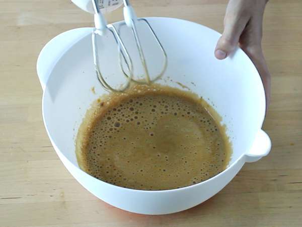 Cheesecake dolgulu havuçlu pandispanya - Hazırlık adım 3