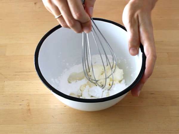 Cheesecake dolgulu havuçlu pandispanya - Hazırlık adım 8