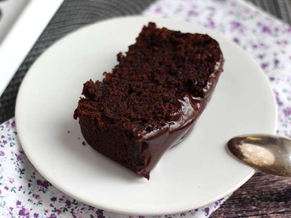 Mayonezli ve çikolatalı pandispanya - Hazırlık adım 6