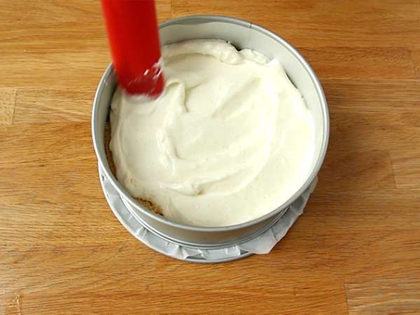 Fırında pişmeyen limonlu cheesecake - Hazırlık adım 4