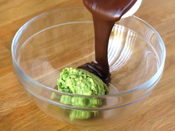 Tereyağı içermeyen Avokadolu ve Çikolatalı Brownie - laktozsuz - Hazırlık adım 1