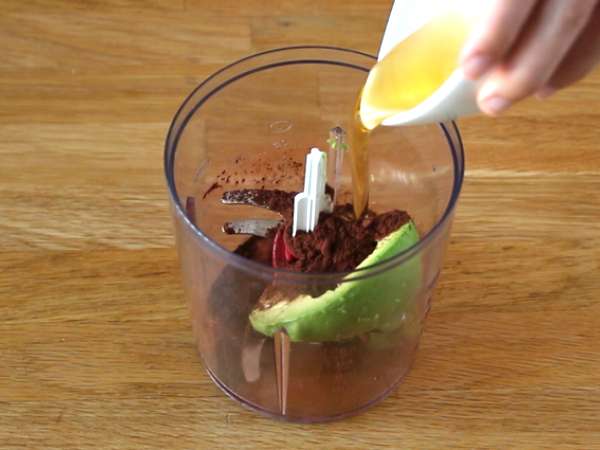 Tereyağı içermeyen Avokadolu ve Çikolatalı Brownie - laktozsuz - Hazırlık adım 4