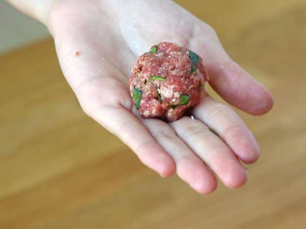 Dana etli ve parmesanlı köfte - Hazırlık adım 2