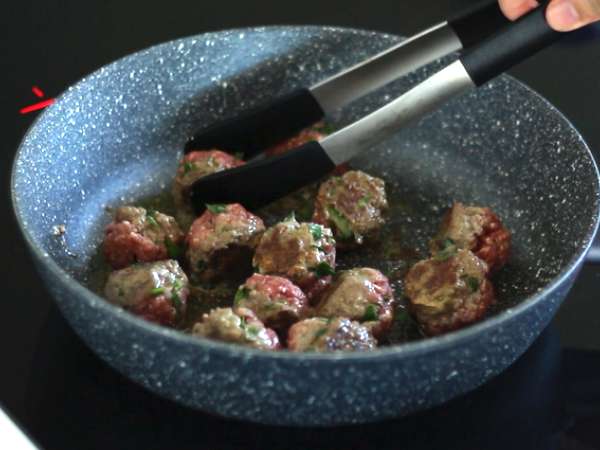 Dana etli ve parmesanlı köfte - Hazırlık adım 3