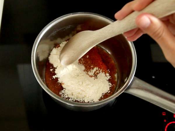 Acı Soslu Tavuk Enchiladas - Hazırlık adım 1