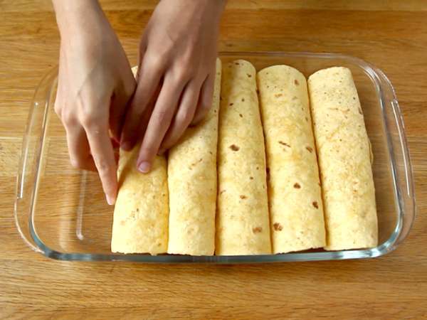 Acı Soslu Tavuk Enchiladas - Hazırlık adım 5