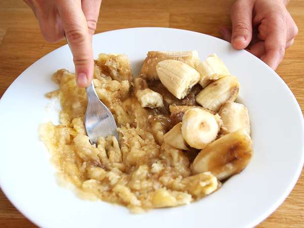 Şekersiz muzlu kek - Muzlu ekmek - Hazırlık adım 1