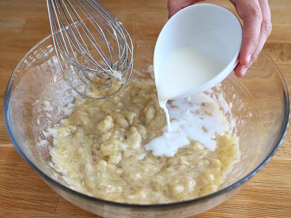 Şekersiz muzlu kek - Muzlu ekmek - Hazırlık adım 2