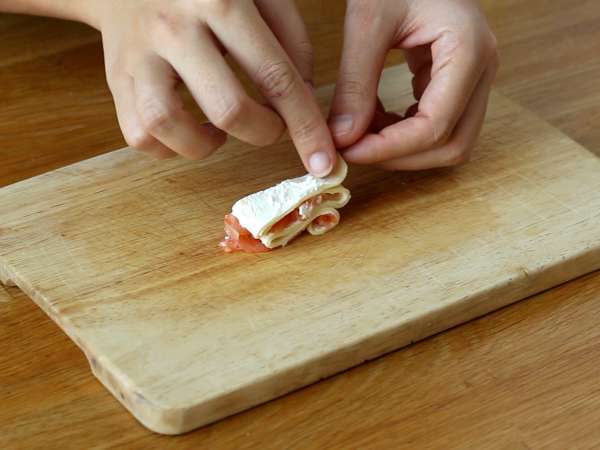 İki çeşit somon balığı ile milföy köknar ağaçları - Hazırlık adım 4