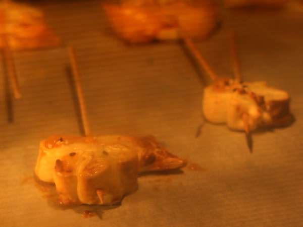 İki çeşit somon balığı ile milföy köknar ağaçları - Hazırlık adım 6