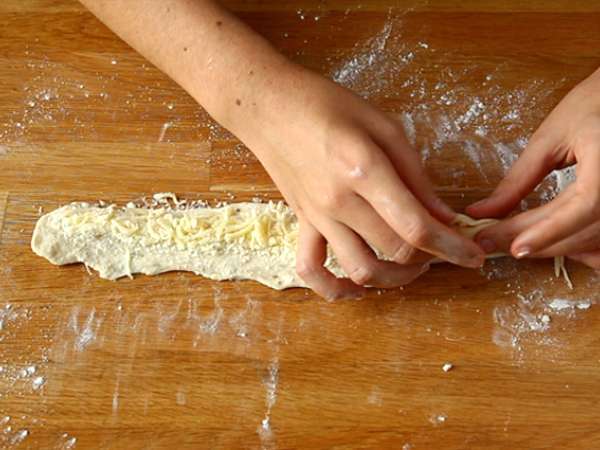 Mozzarella ve biberiyeli krakerler - Hazırlık adım 4