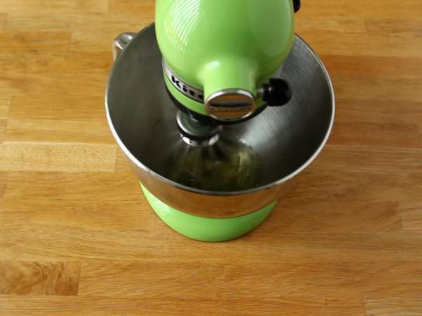 Limonlu beze turtası kütüğü - Hazırlık adım 11