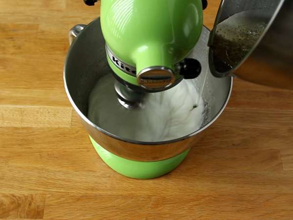 Limonlu beze turtası kütüğü - Hazırlık adım 13