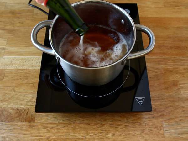 Wassail, baharatlı Noel kokteyli - Hazırlık adım 1